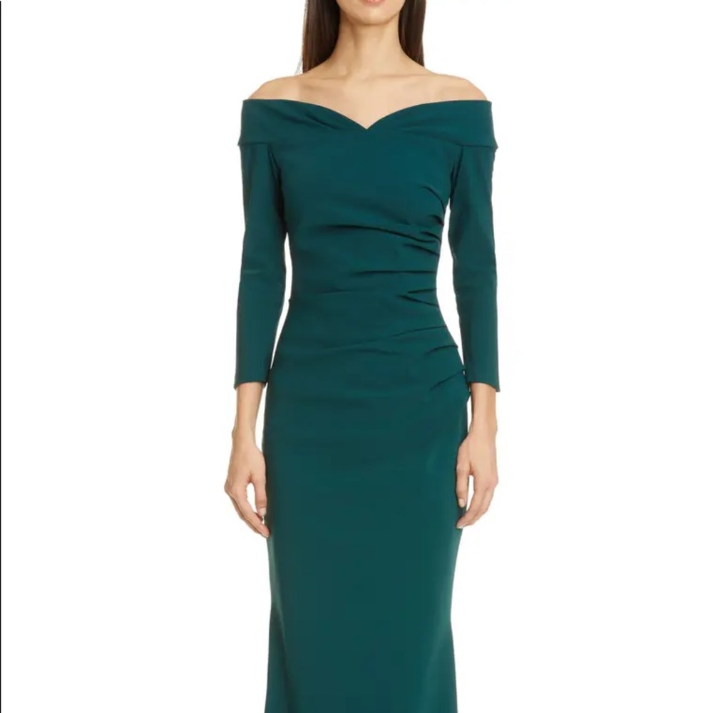 NWOT Chiara Boni Suzie Off the Shoulder Gown Green